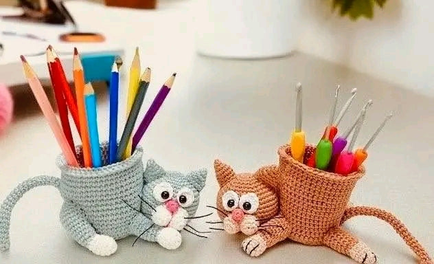 Handmade Crochet Cat Pen Holder (1 Piece)